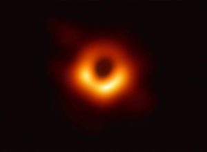 estrutura-e-encontrada-no-lado-oculto-do-buraco-negro-mais-famoso-do-universo