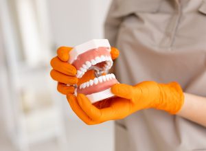 ceramica-feita-com-material-reciclado-e-opcao-para-proteses-dentarias
