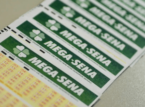 mega-sena-acumula-e-premio-da-virada-chega-a-r$-1-bilhao;-saiba-como-apostar