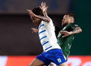 com-golaco,-goias-empata-no-fim-e-frustra-cruzeiro-na-copa-do-brasil